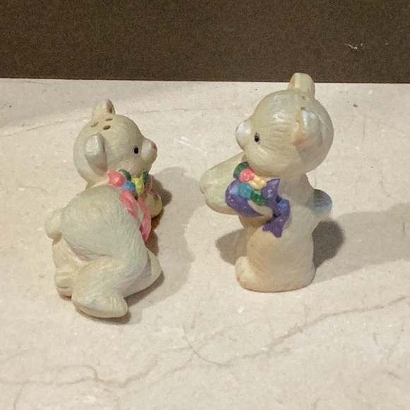 Artistic Gifts Thailand Teddy Bear Salt & Pepper shakers - Picture 2 of 5